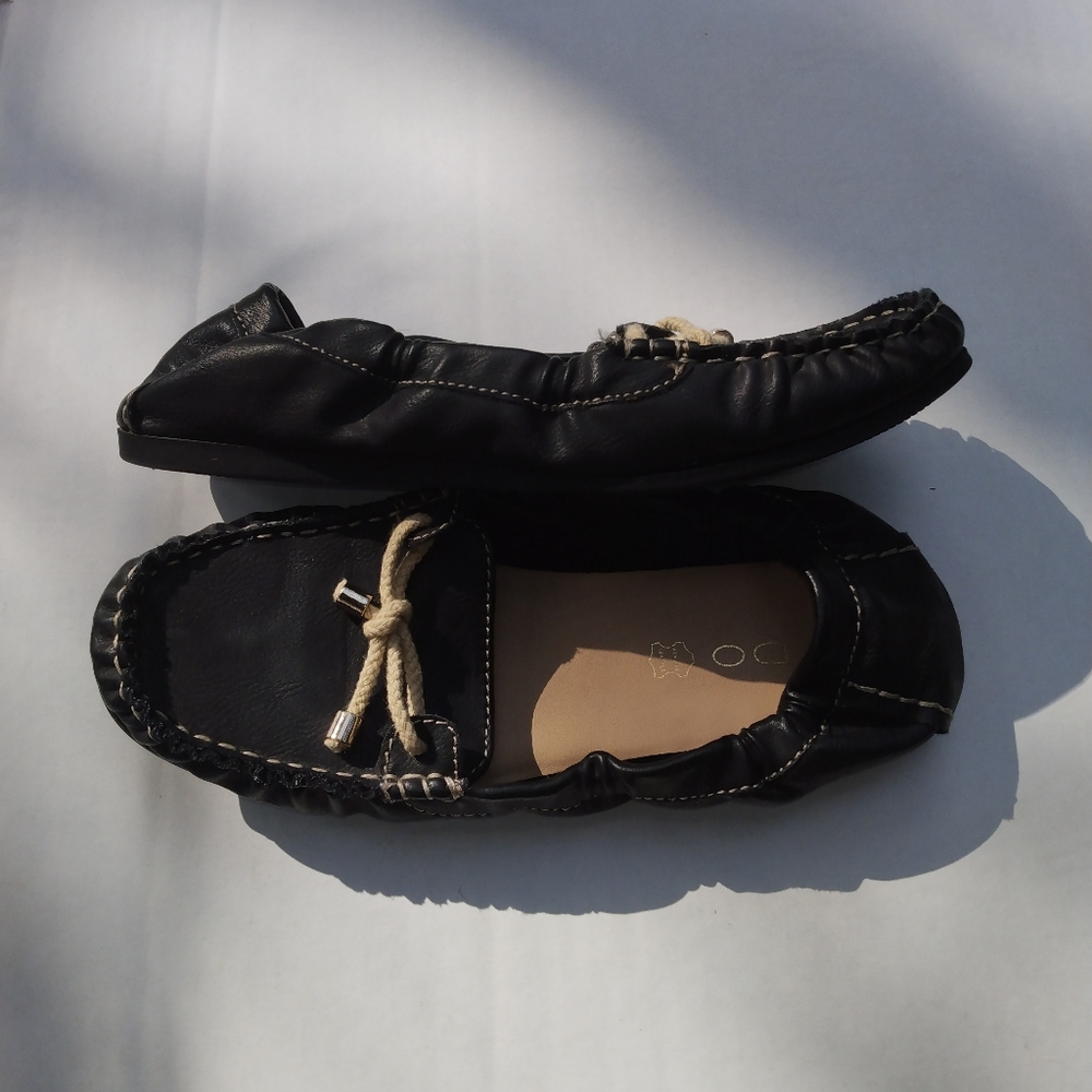 Aldo Black Leather ballet type flats